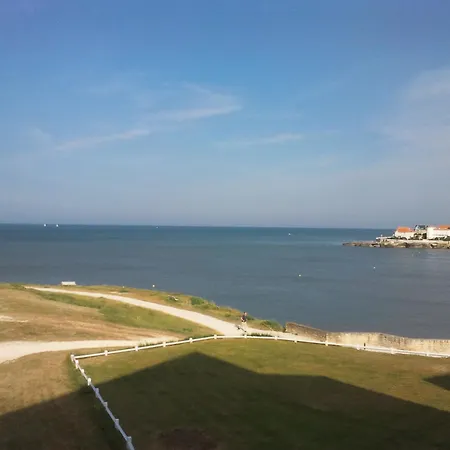 Royan Acces Direct A La Plage Exterior photo
